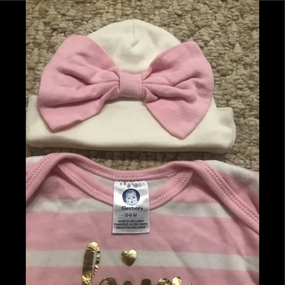 Adorable Pink Hug the princess Baby Gown & Bow Hat